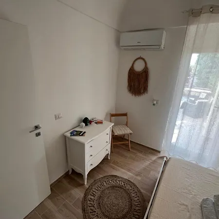 Ninetta House Holiday home *